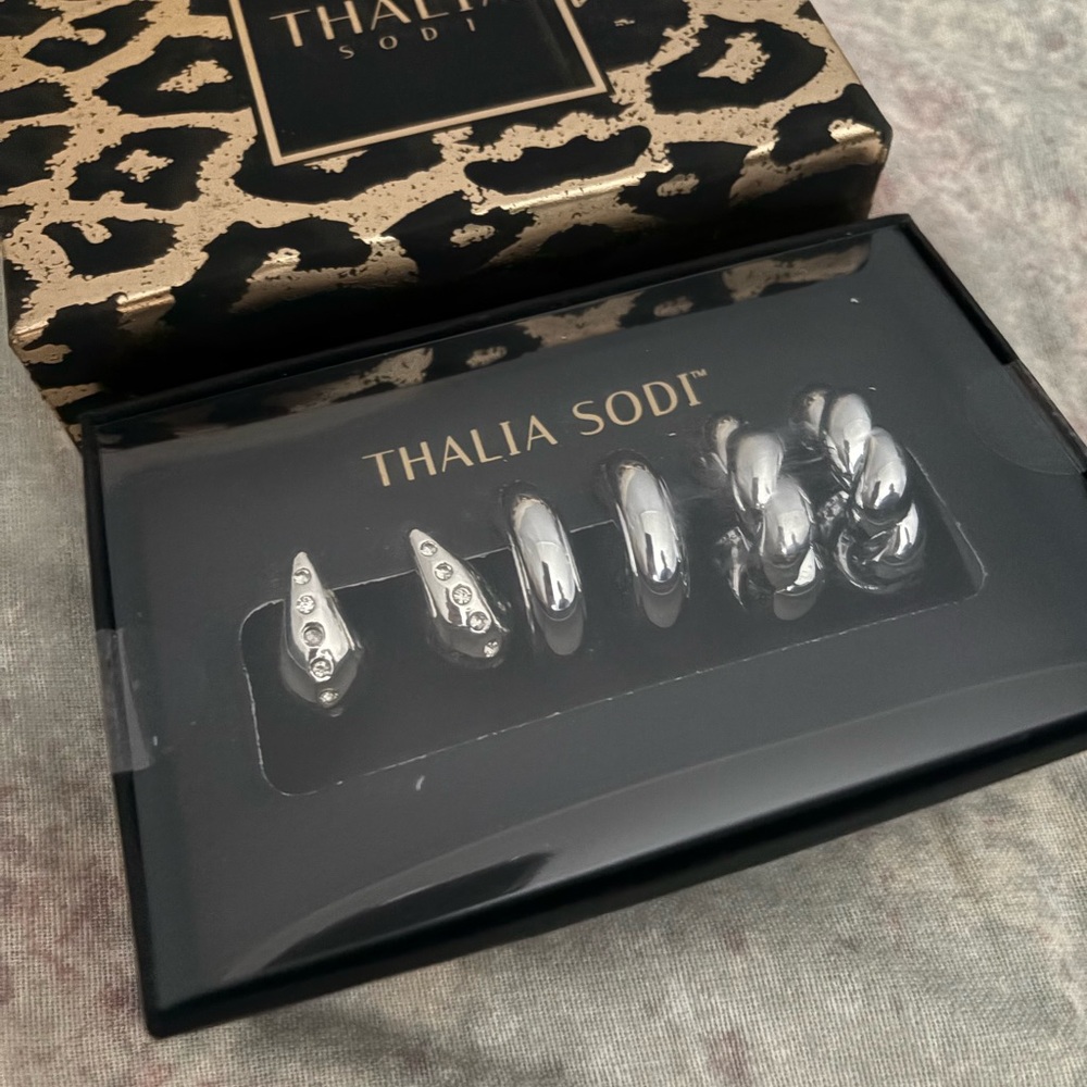 NEW Thalia Sodi 3 silver earrings set - Picture 4 of 4